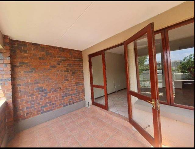 2 BEDROOM APARTMENT FOR SALE IN DOWERGLEN EXT 4